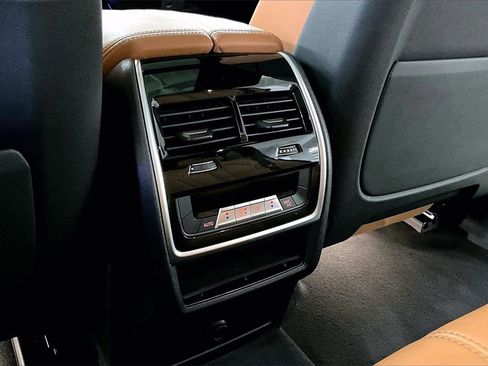 Used 2022 BMW X5 xDrive40i w/ Executive Package image 10