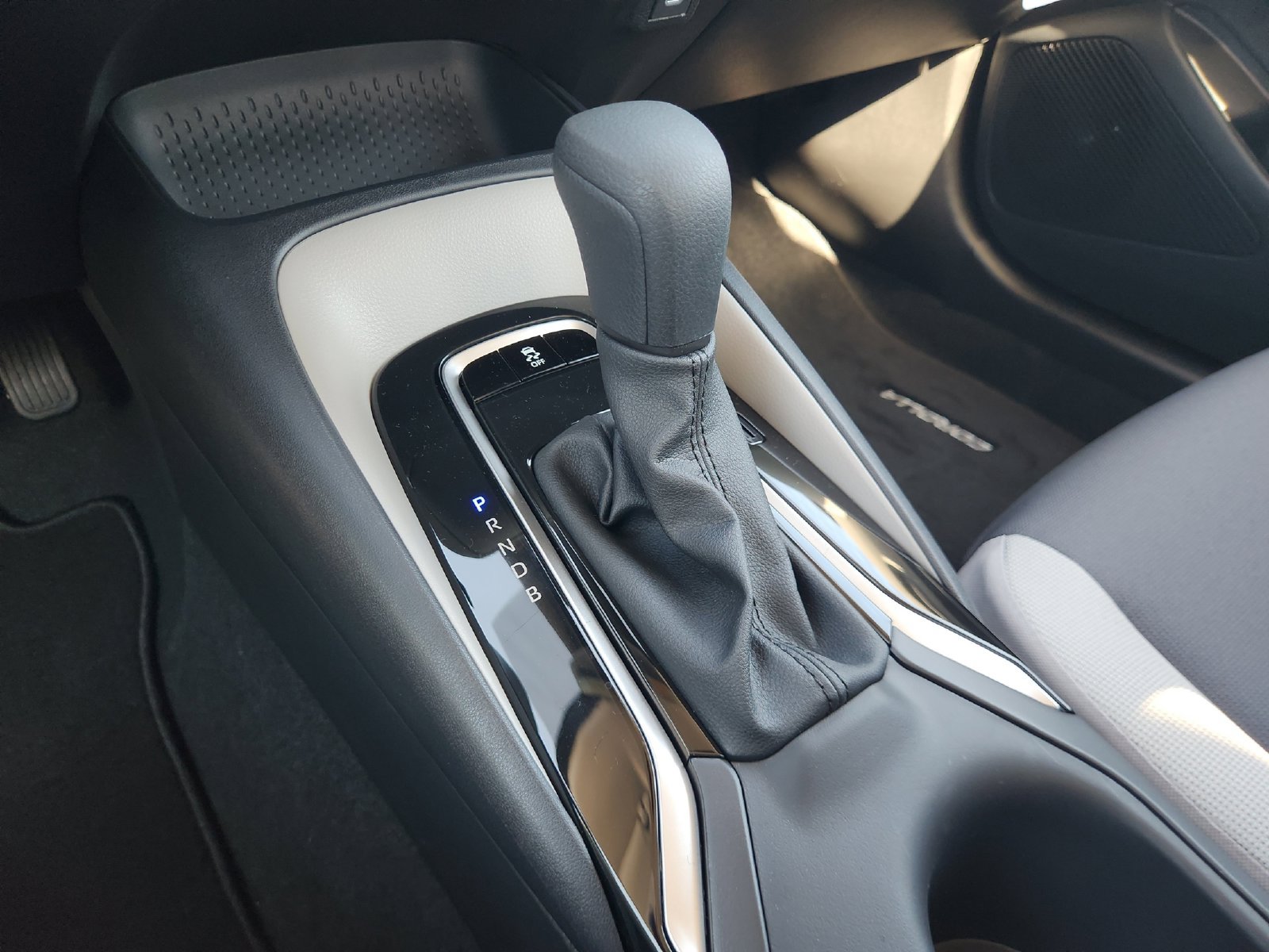 New 2027 Toyota Corolla LE FWD image 21