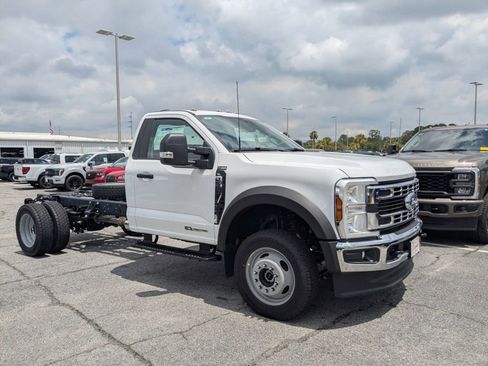 New 2025 Ford F550 4x4 Regular Cab Super Duty image 2