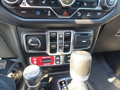 Used 2025 Jeep Wrangler Unlimited Rubicon 4xe w/ Safety Group image 27