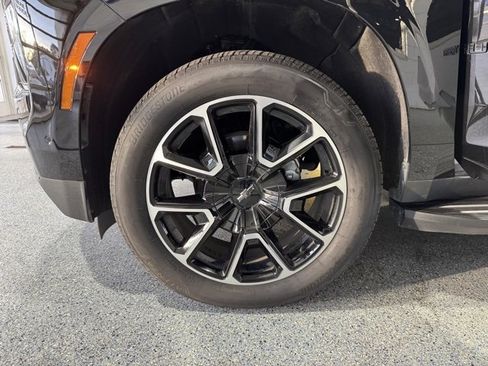 Used 2025 Chevrolet Suburban RST w/ Comfort Package image 26