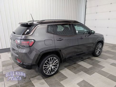 Used 2022 Jeep Compass Limited w/ Elite Group AWD/4WD image 4