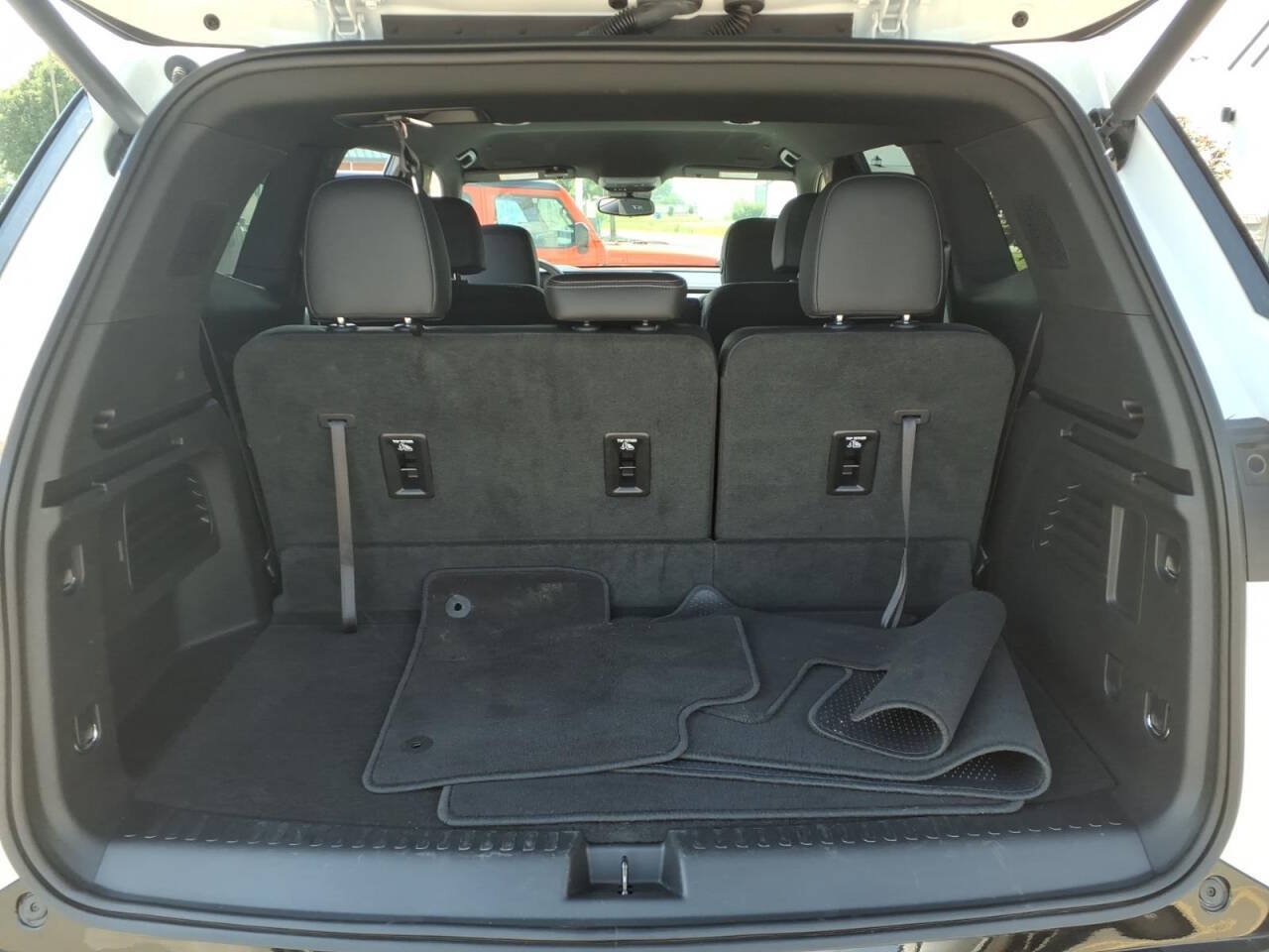 Used 2026 Buick Enclave Sport Touring FWD image 23