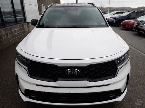 Certified 2021 Kia Sorento EX w/ Panoramic Sunroof Package image 6