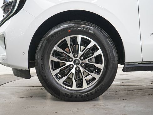 Used 2025 Ford Expedition Max Platinum AWD/4WD image 34