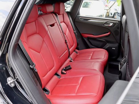 Used 2018 Porsche Macan Sport Edition AWD/4WD image 32