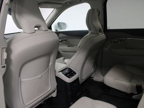 Used 2022 Volvo XC90 T8 Inscription w/ Advanced Package AWD/4WD image 18