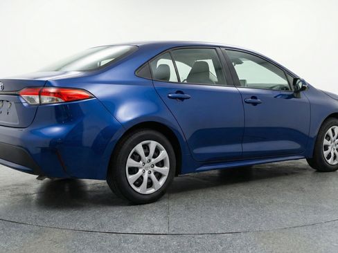 Used 2025 Toyota Corolla LE FWD image 9