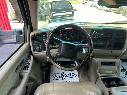 Used 2002 Chevrolet Silverado 2500 LT w/ Off-Road Skid Plate Pkg AWD/4WD image 19