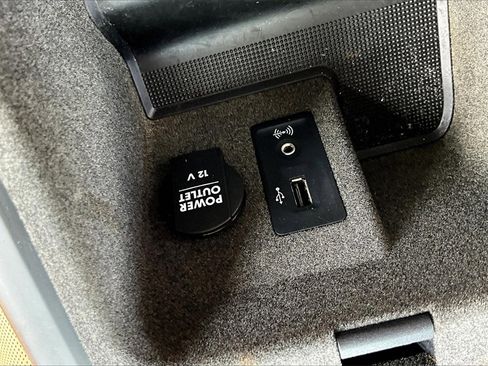 Used 2018 Porsche Cayenne Platinum Edition w/ Premium Package Plus image 30