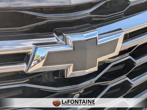 Used 2023 Chevrolet Traverse RS image 9