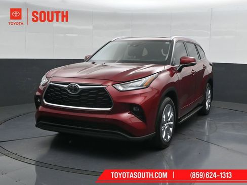 Used 2023 Toyota Highlander Limited AWD/4WD image 6