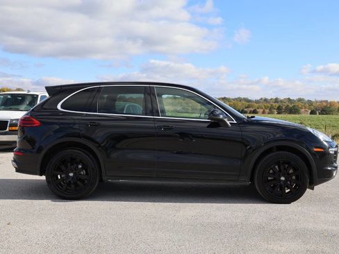 Used 2015 Porsche Cayenne S image 7