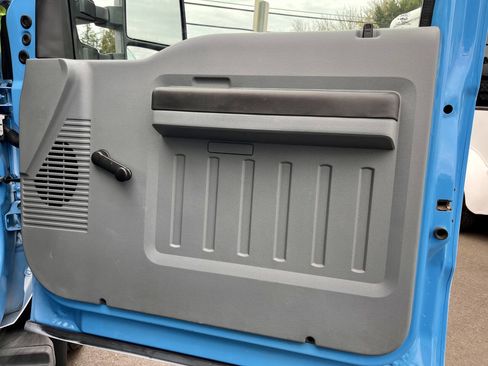 Used 2012 Ford F550 2WD Regular Cab Super Duty w/ Payload Upgrade Pkg image 17