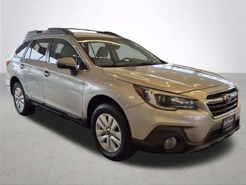 Used 2019 Subaru Outback 2.5i Premium AWD/4WD image 5