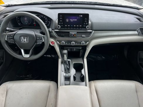 Used 2018 Honda Accord LX image 4