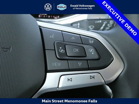 New 2025 Volkswagen Taos SE image 12