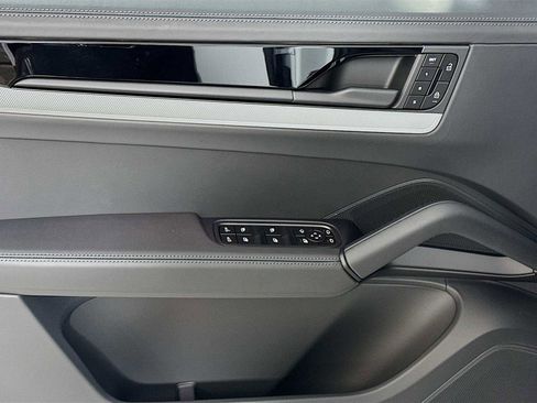 New 2026 Porsche Cayenne image 11