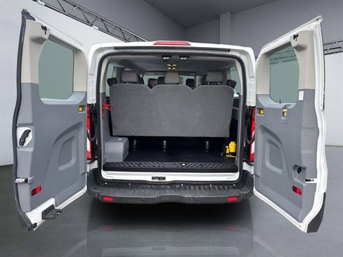 Used 2017 Ford Transit 150 XL image 7