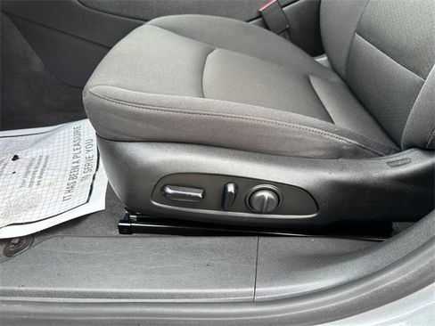 Used 2023 Chevrolet Malibu LT image 20