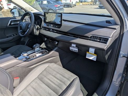 New 2025 Mitsubishi Outlander Trail Edition image 37