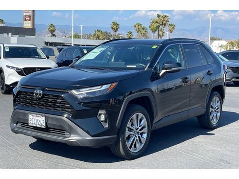 Used 2023 Toyota RAV4 XLE Premium FWD image 2