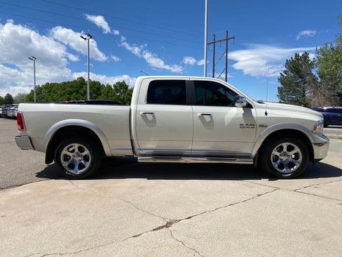 Used 2017 RAM 1500 Laramie AWD/4WD image 6
