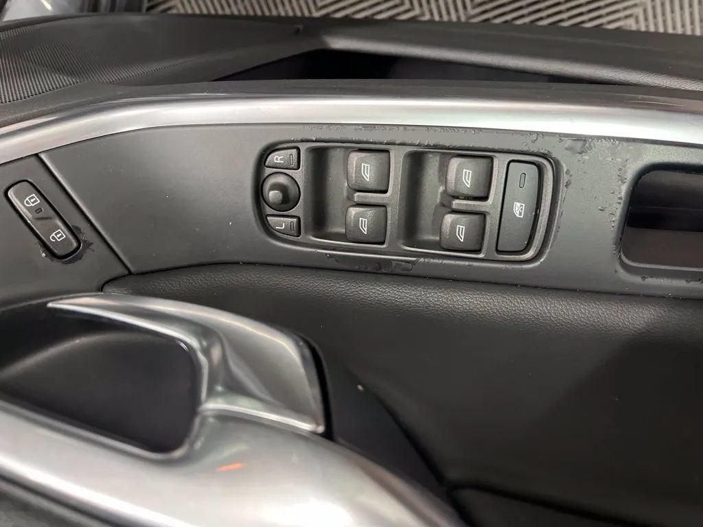 Used 2018 Volvo S60 T5 Dynamic w/ Vision Package AWD/4WD image 20