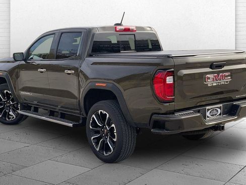 Used 2023 GMC Canyon Denali image 10