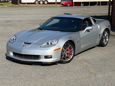 Used 2009 Chevrolet Corvette Z06 RWD image 6