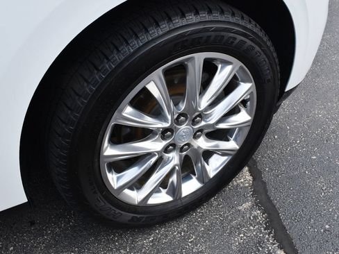 Used 2018 Buick Enclave Premium w/ Trailering Package AWD/4WD image 11