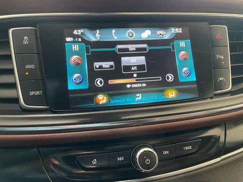 Used 2018 Buick Enclave Avenir w/ Avenir Technology Package image 38