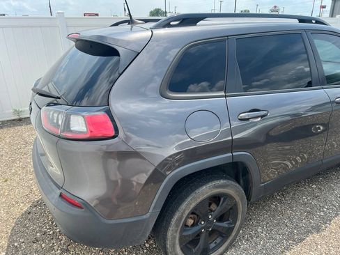 Used 2019 Jeep Cherokee Latitude Plus FWD image 15