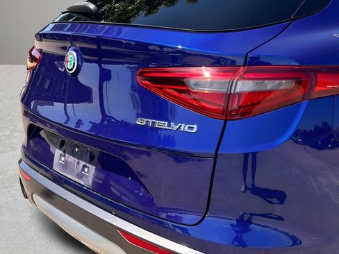 Used 2022 Alfa Romeo Stelvio Ti AWD/4WD image 27