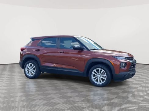 Used 2021 Chevrolet TrailBlazer LS AWD/4WD image 2