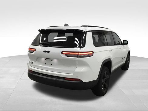 Used 2024 Jeep Grand Cherokee L Altitude AWD/4WD image 14