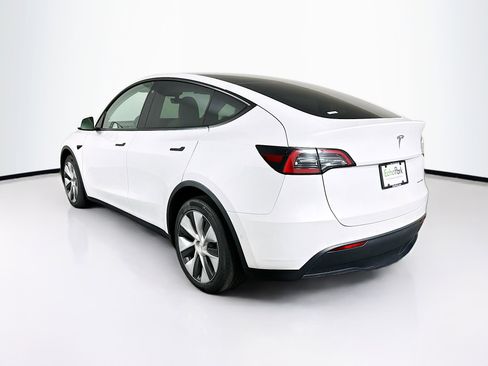 Used 2022 Tesla Model Y Long Range AWD/4WD image 5