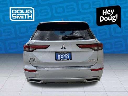 New 2025 Mitsubishi Outlander SEL image 3