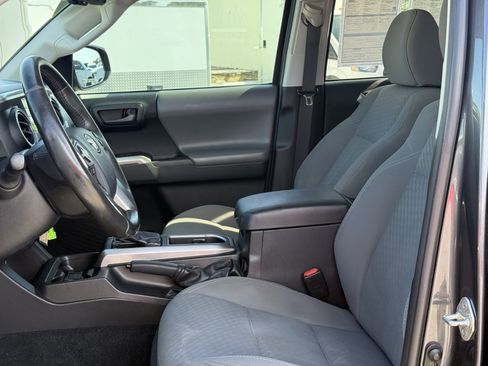 Used 2020 Toyota Tacoma SR5 image 20