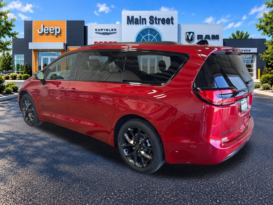 New 2027 Chrysler Pacifica Select FWD image 3