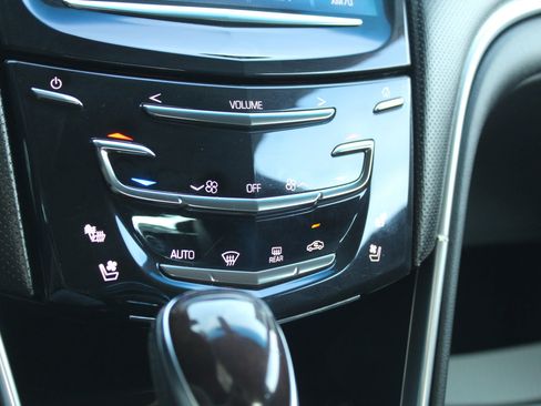 Used 2014 Cadillac XTS Luxury image 34