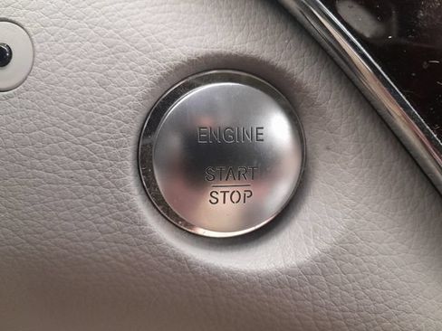 Used 2011 Mercedes-Benz S 550 image 11
