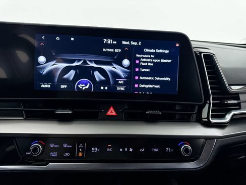 Certified 2023 Kia Sportage EX FWD image 22