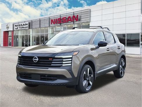 New 2026 Nissan Kicks SR w/ Cold Weather Package FWD image 8