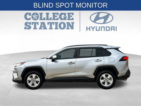 Used 2020 Toyota RAV4 XLE image 7