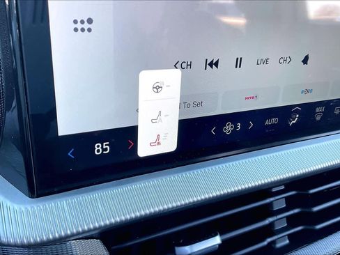 Used 2025 Ford Explorer ST-Line image 31