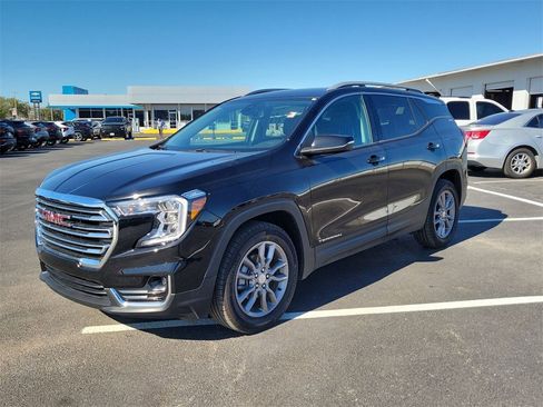 Used 2024 GMC Terrain SLT image 12