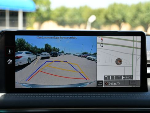 Used 2025 Genesis G70 2.5T image 16