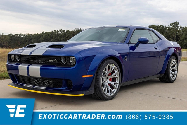Used 2022 Dodge Challenger SRT Hellcat RWD image 1