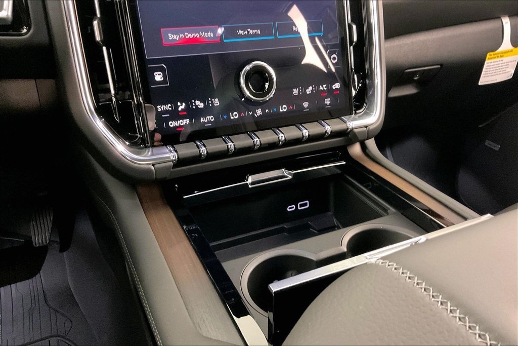 New 2027 GMC Yukon Denali w/ Denali Reserve Package AWD/4WD image 7